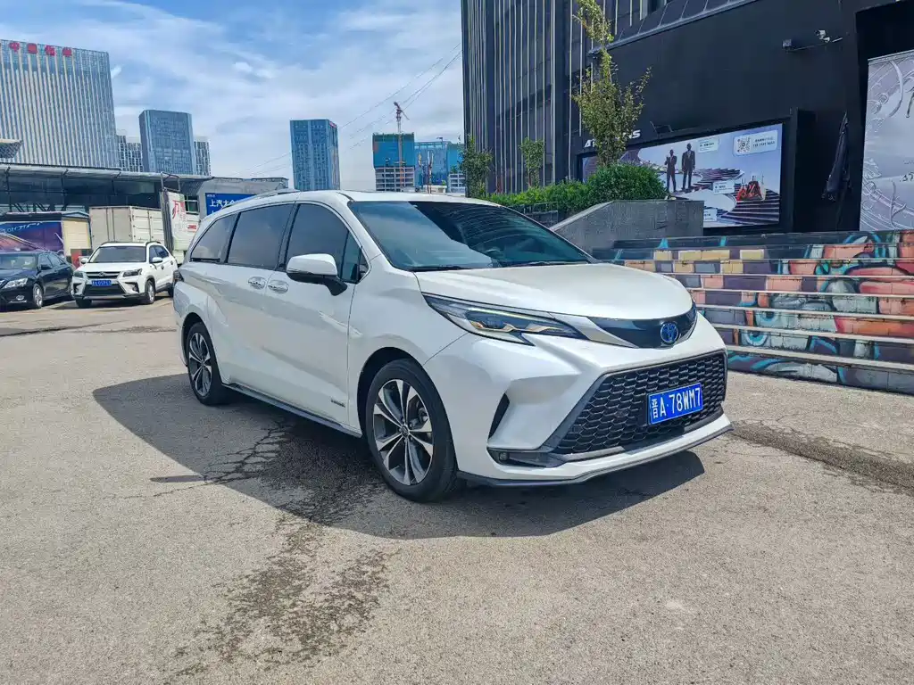 Toyota Granvia — фото 3