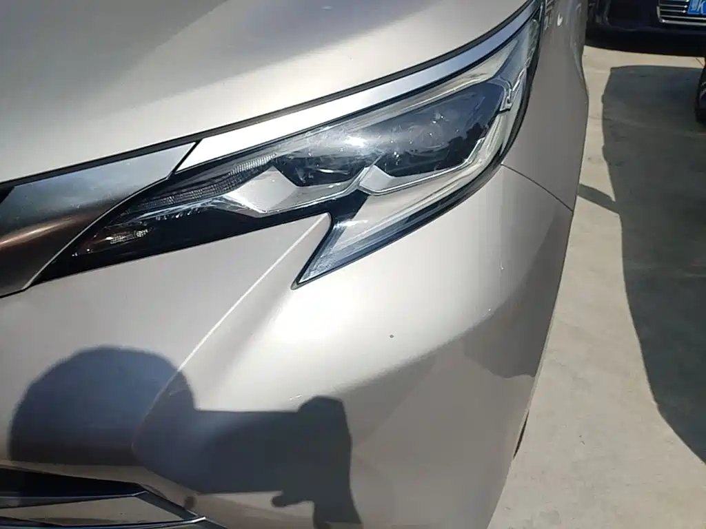 Toyota Sienna — фото 18