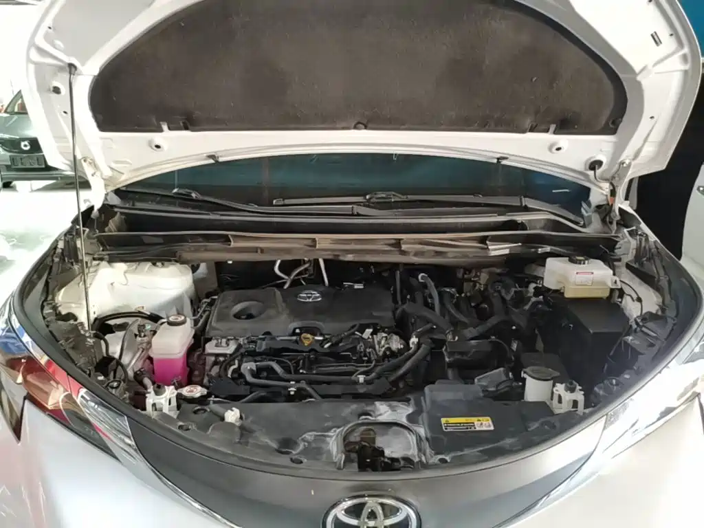 Toyota Granvia — фото 20