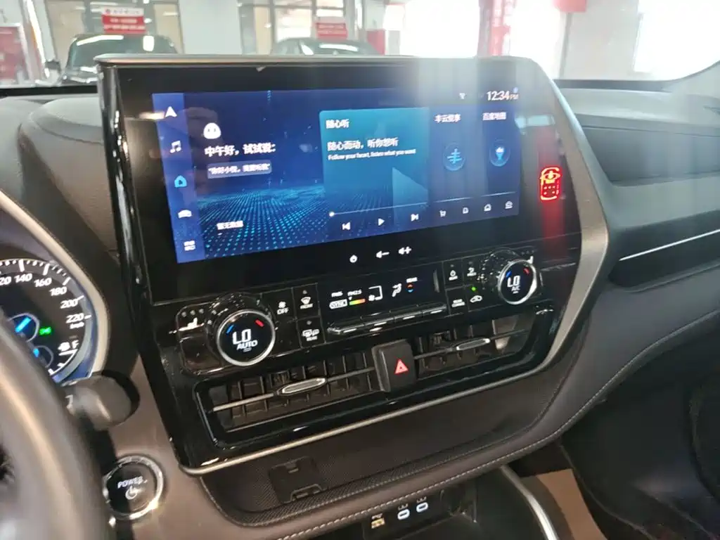 Toyota Highlander — фото 13