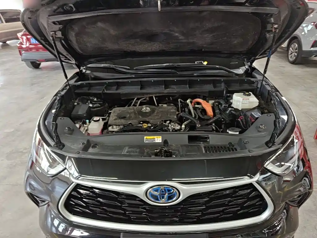 Toyota Highlander — фото 20