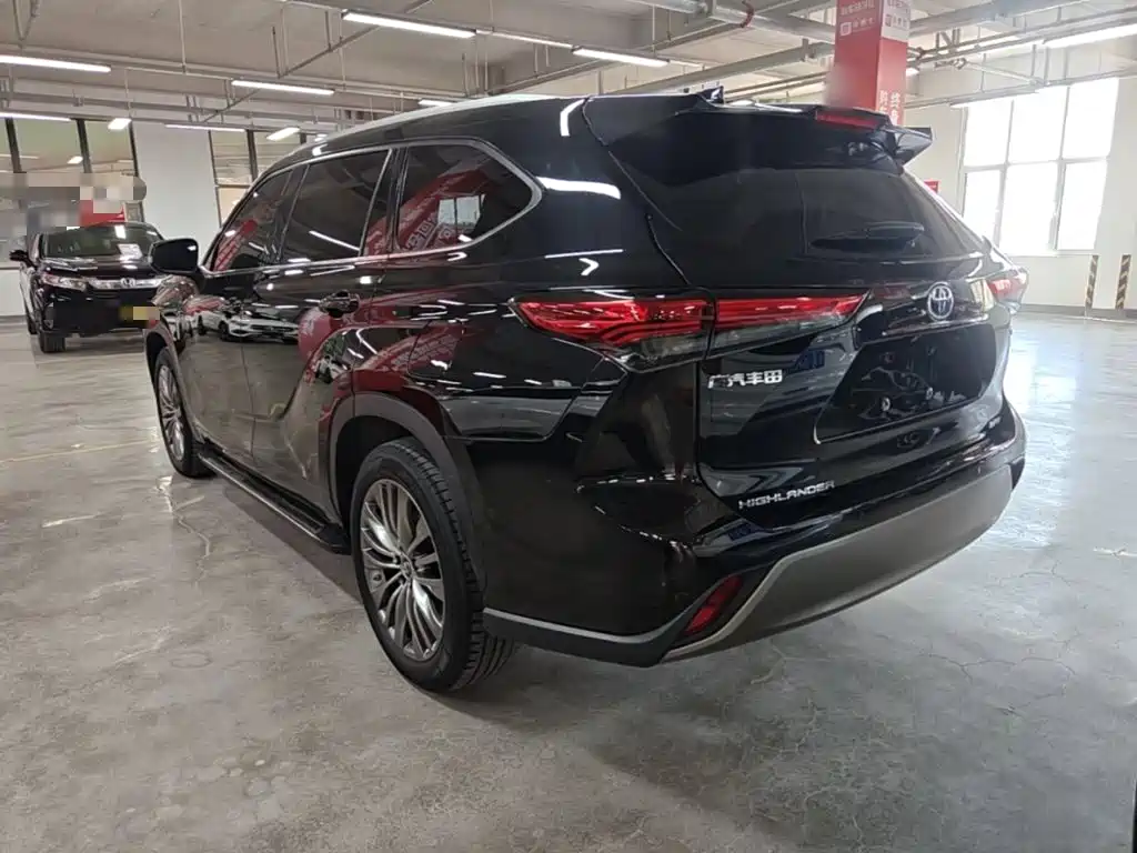 Toyota Highlander — фото 5