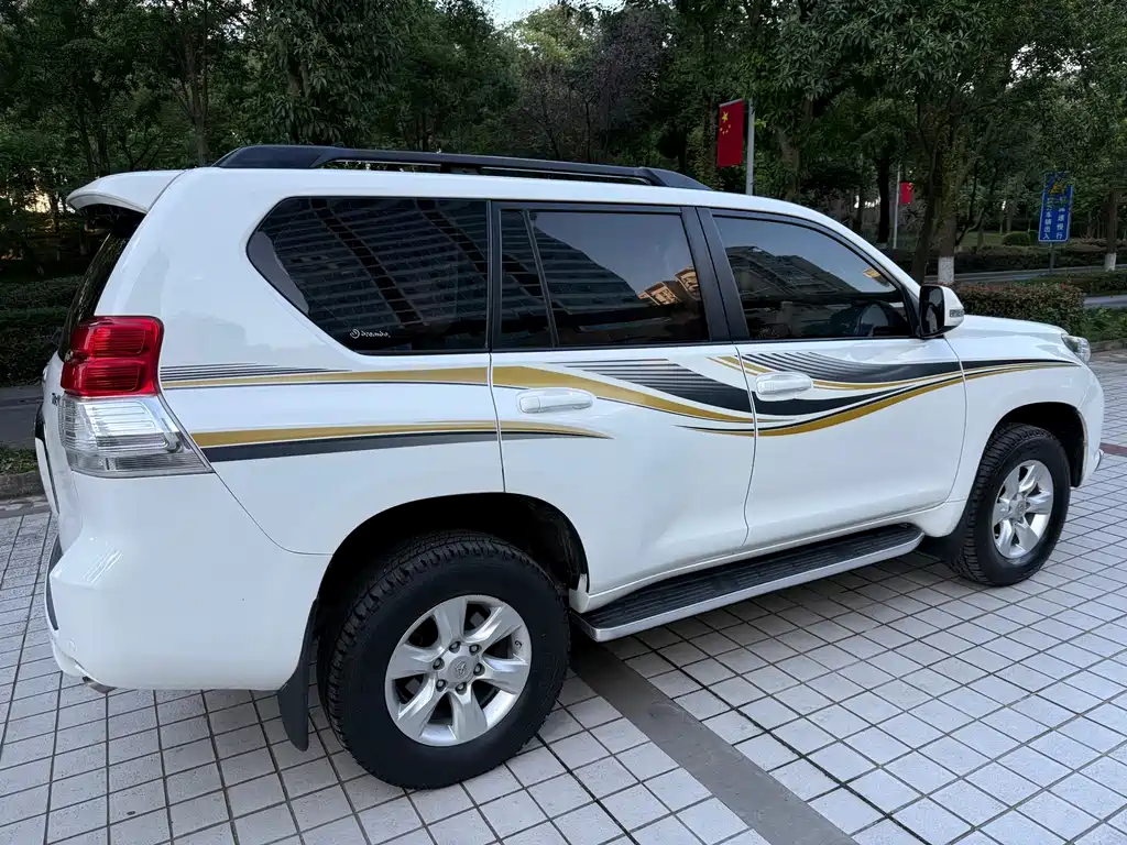 Toyota Prado — фото 13