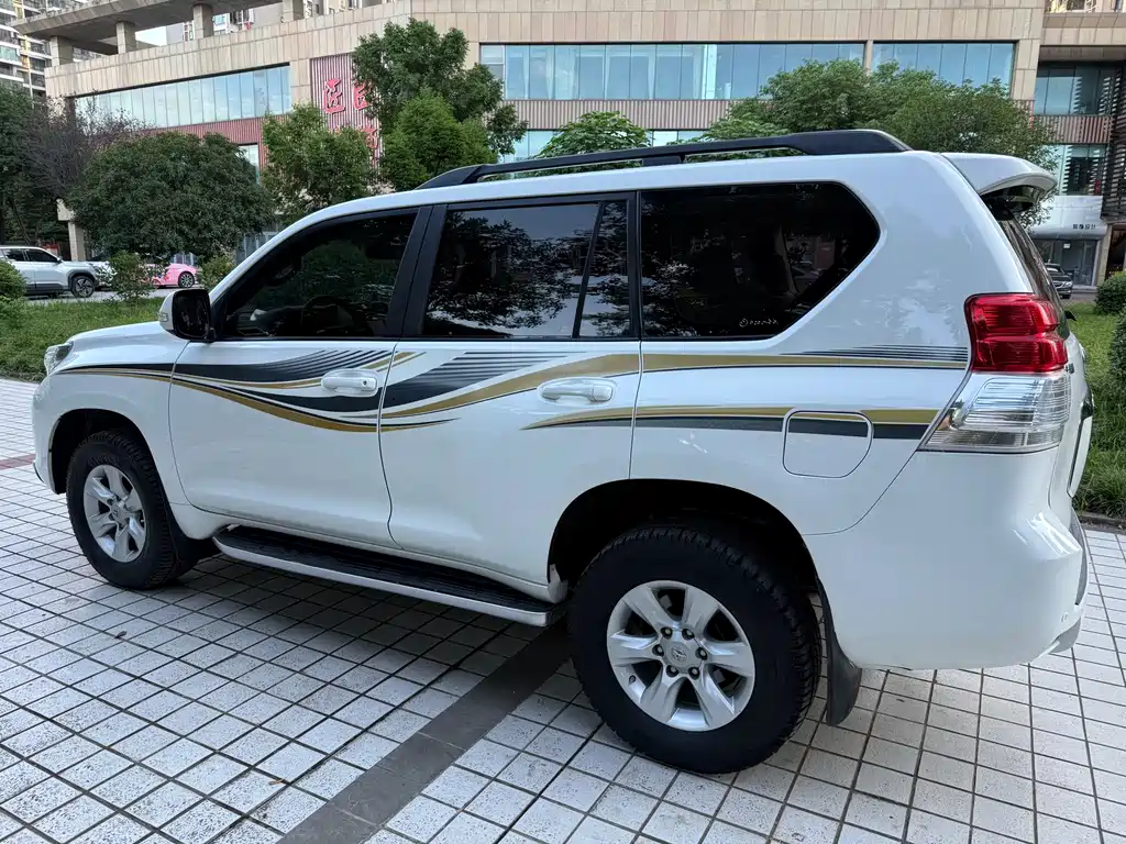 Toyota Prado — фото 3