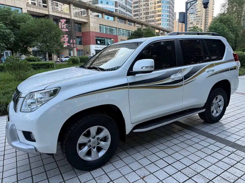 Toyota Prado — фото 7