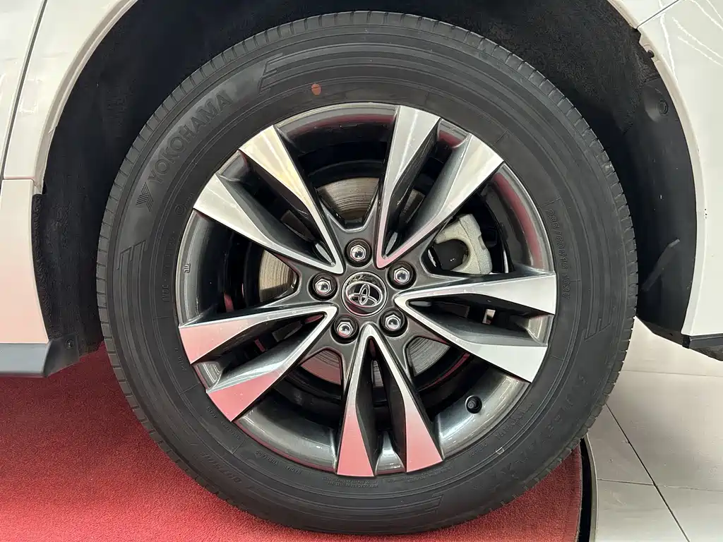 Toyota Granvia — фото 41