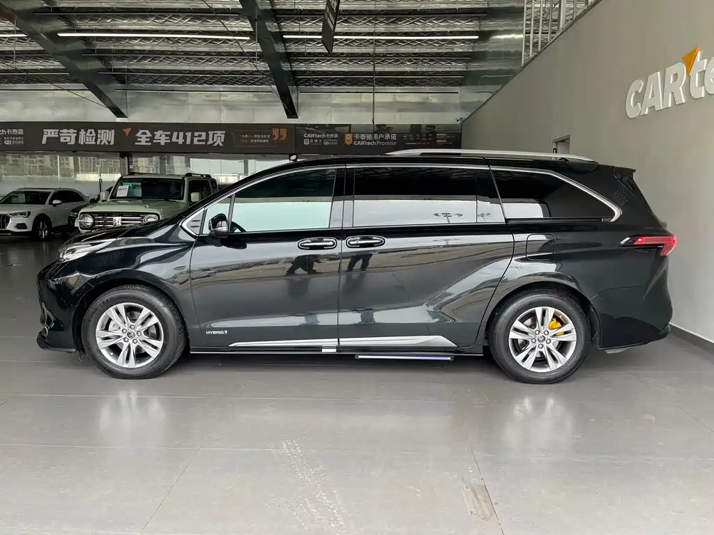 Toyota Sienna — фото 8