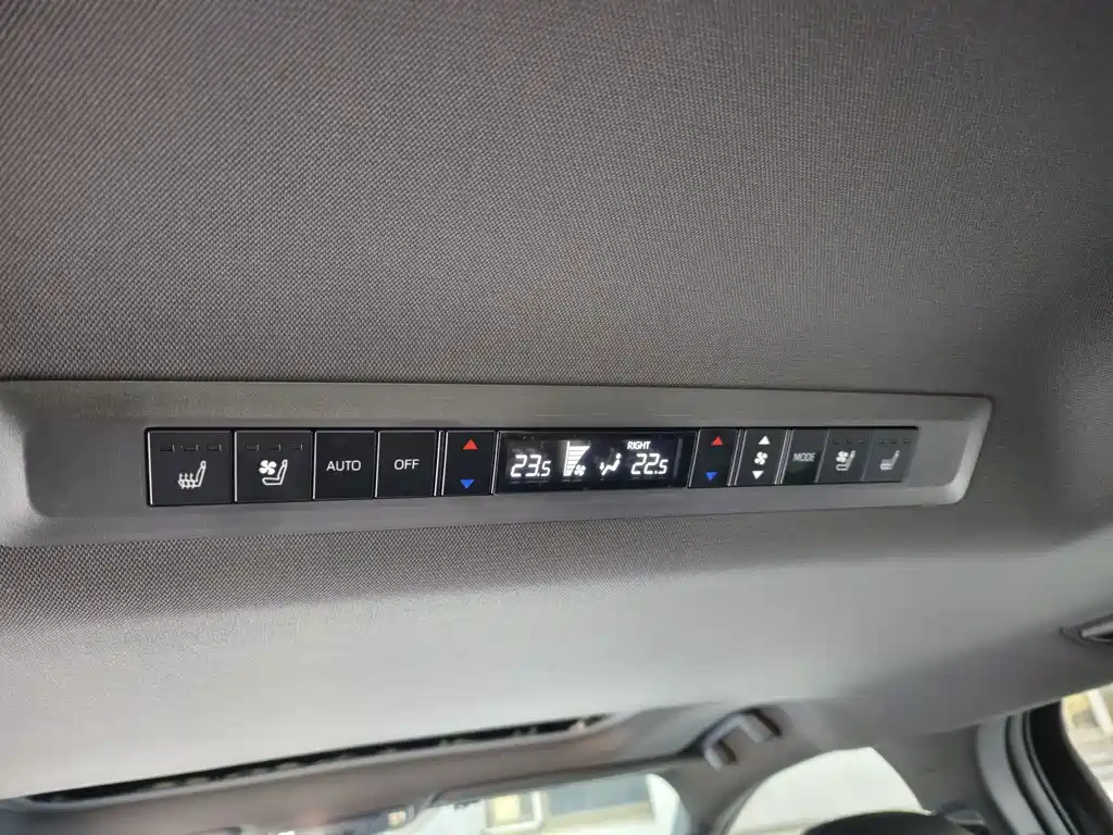 Toyota Sienna — фото 15