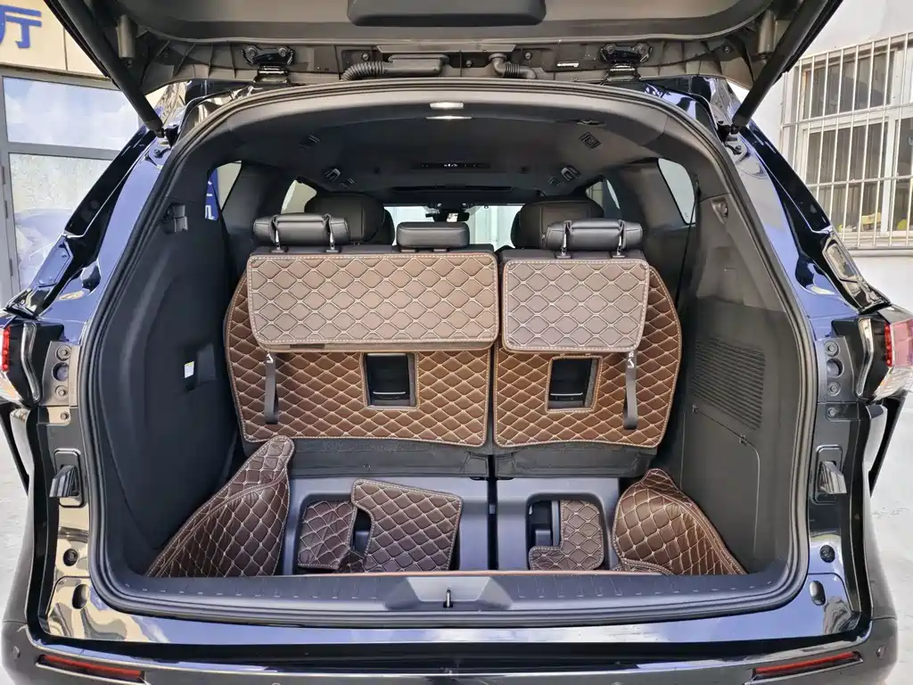 Toyota Sienna — фото 18