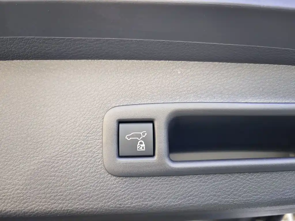 Toyota Sienna — фото 19