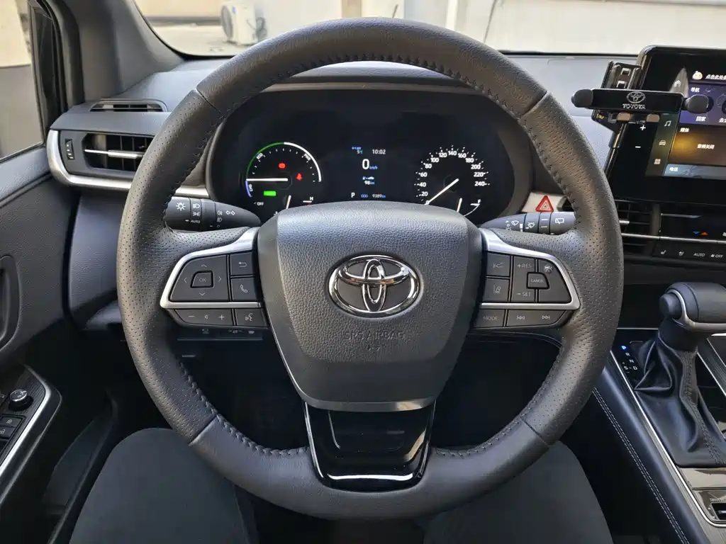 Toyota Sienna — фото 9