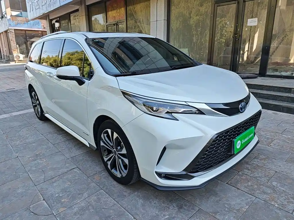 Toyota Granvia — фото 4