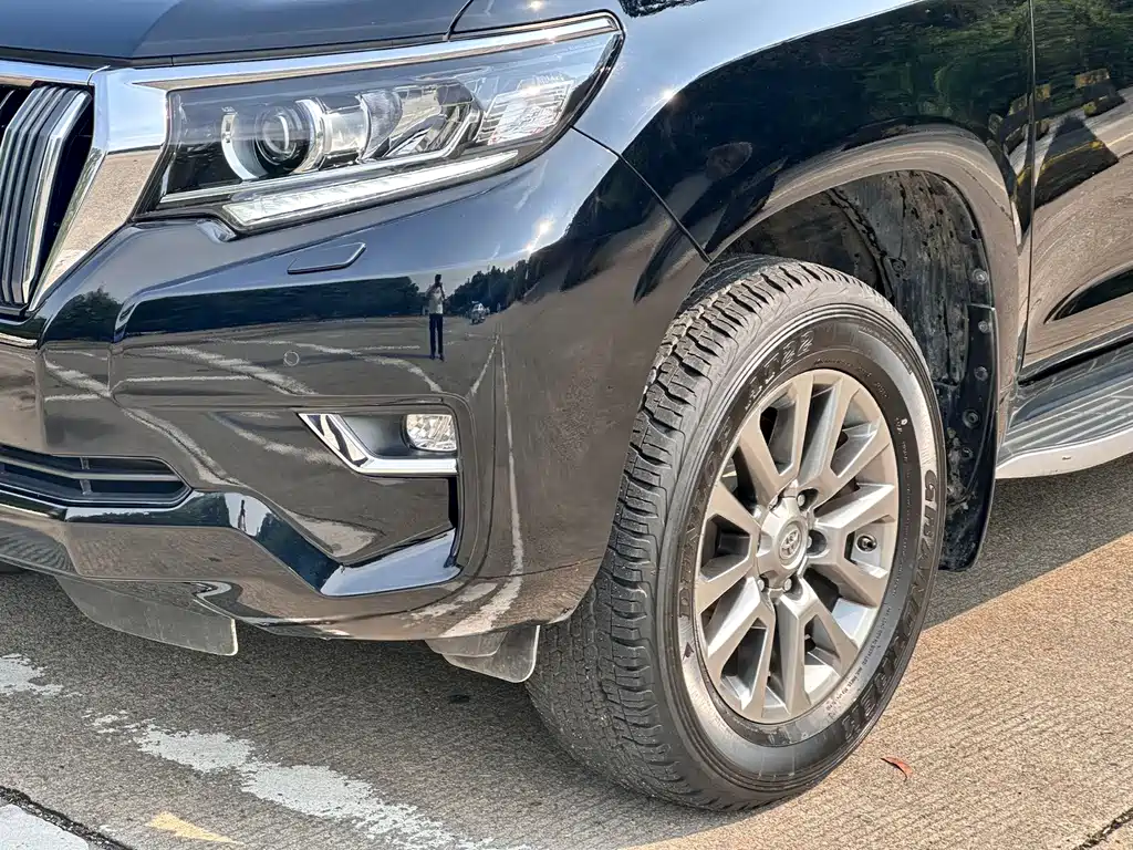 Toyota Prado — фото 4