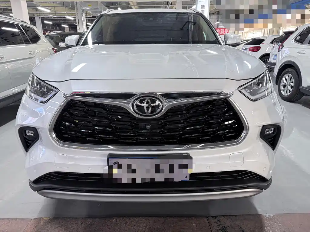 Toyota Highlander — фото 2