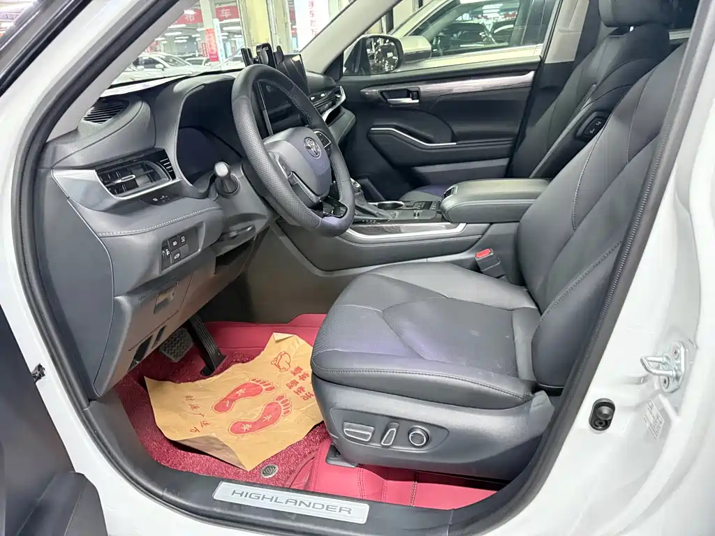 Toyota Highlander — фото 5