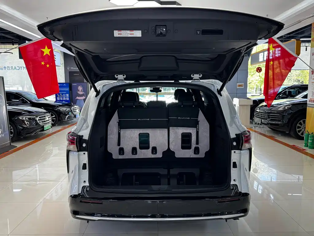 Toyota Sienna — фото 7