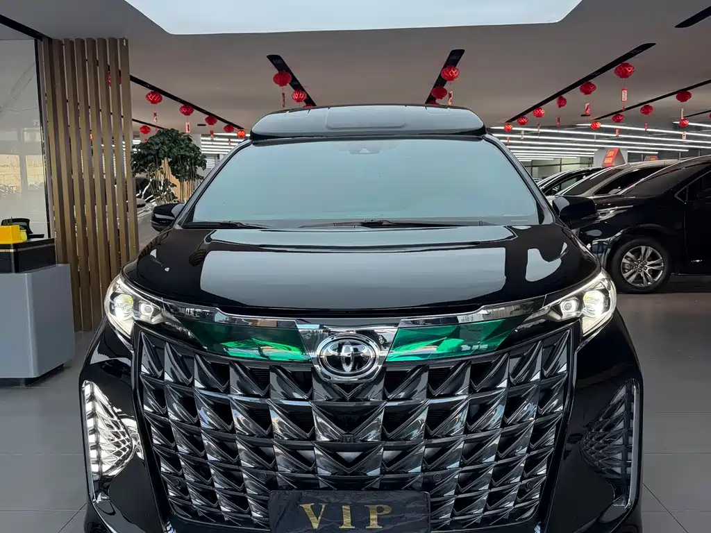 Toyota Granvia — фото 3