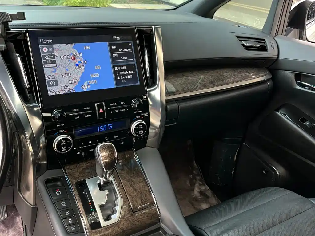 Toyota Vellfire — фото 17