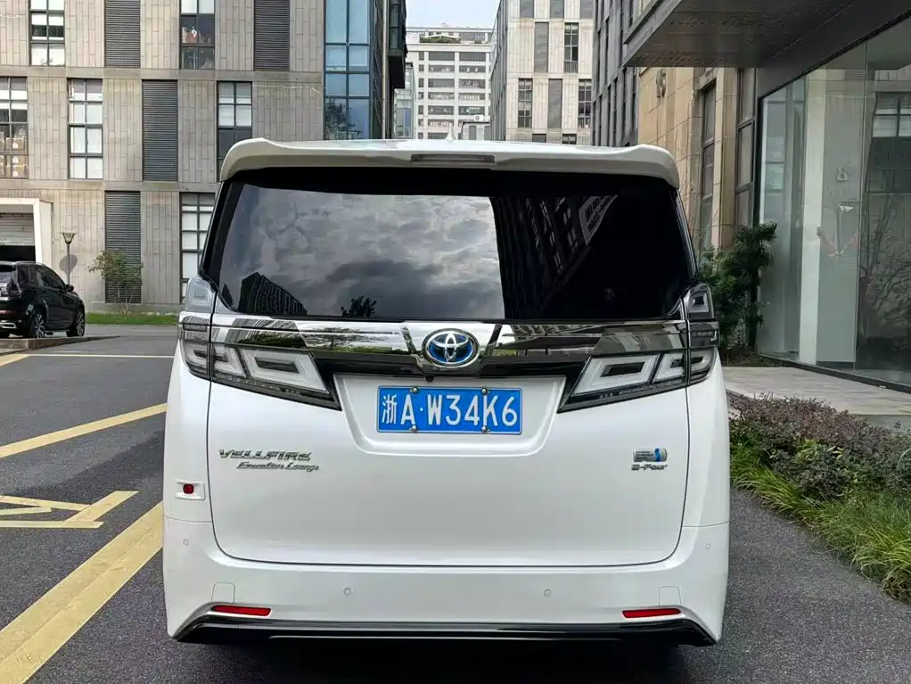 Toyota Vellfire — фото 5