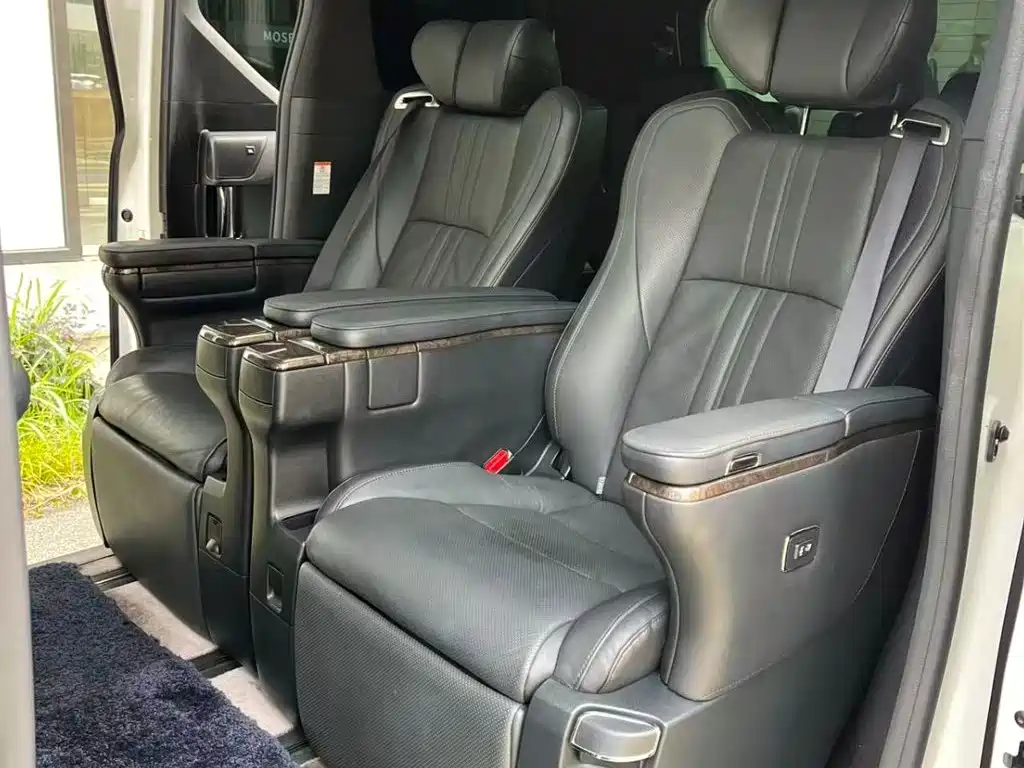 Toyota Vellfire — фото 7