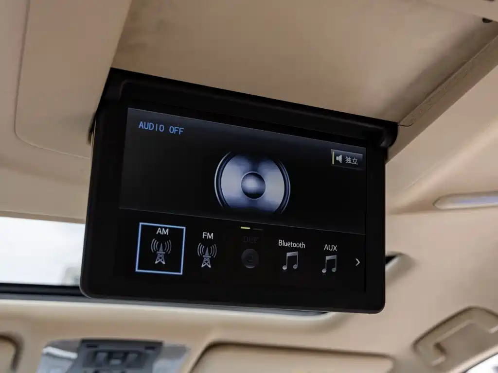 Toyota Alphard — фото 23