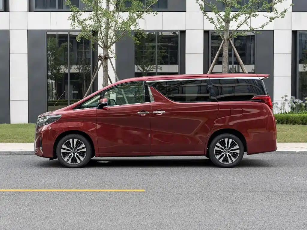 Toyota Alphard — фото 7