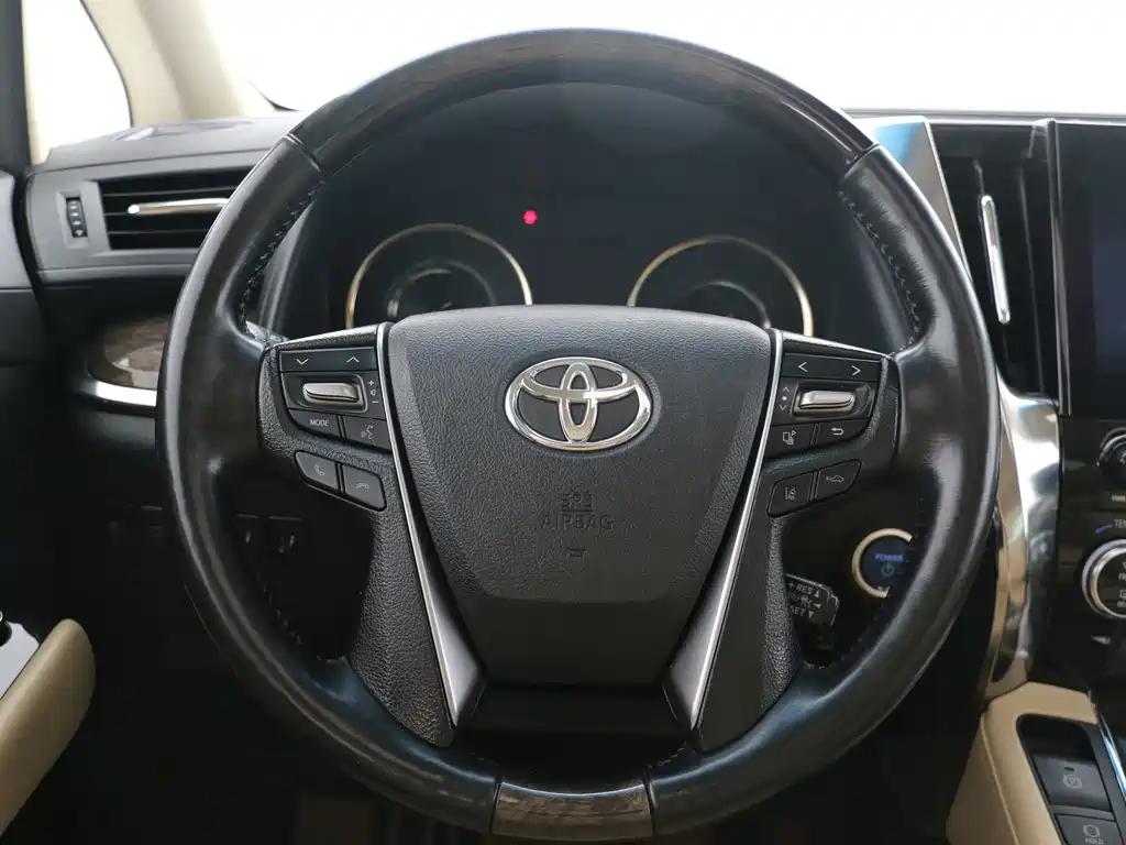 Toyota Vellfire — фото 11