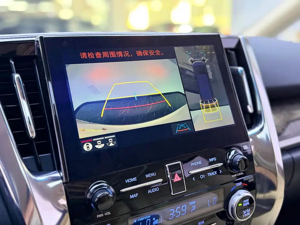 Toyota Alphard — фото 8