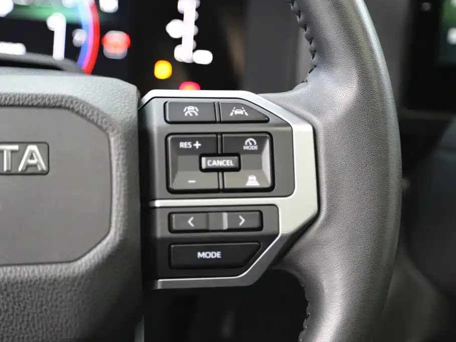 Toyota Prado — фото 17