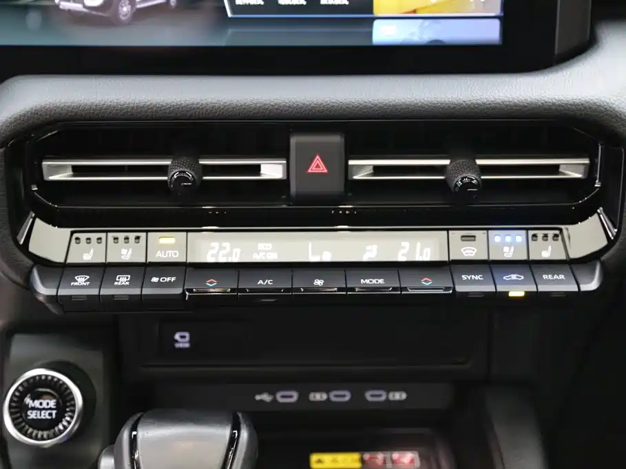 Toyota Prado — фото 19