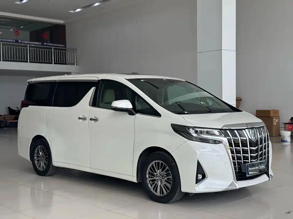 Toyota Alphard — фото 3