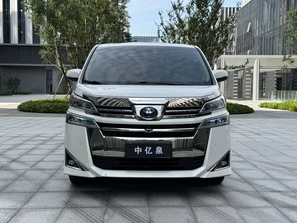 Toyota Vellfire — фото 2