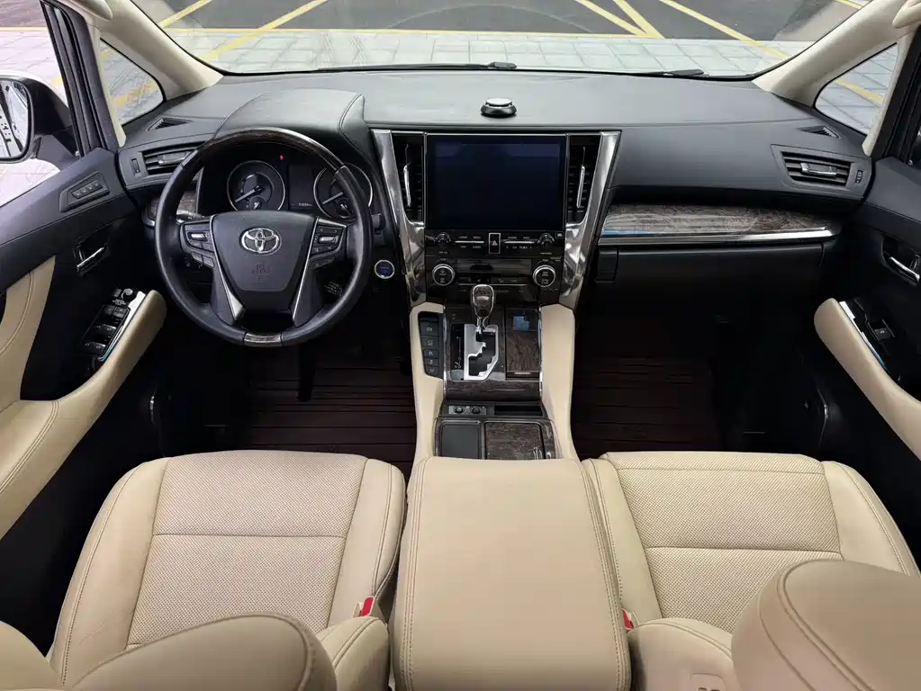 Toyota Vellfire — фото 11