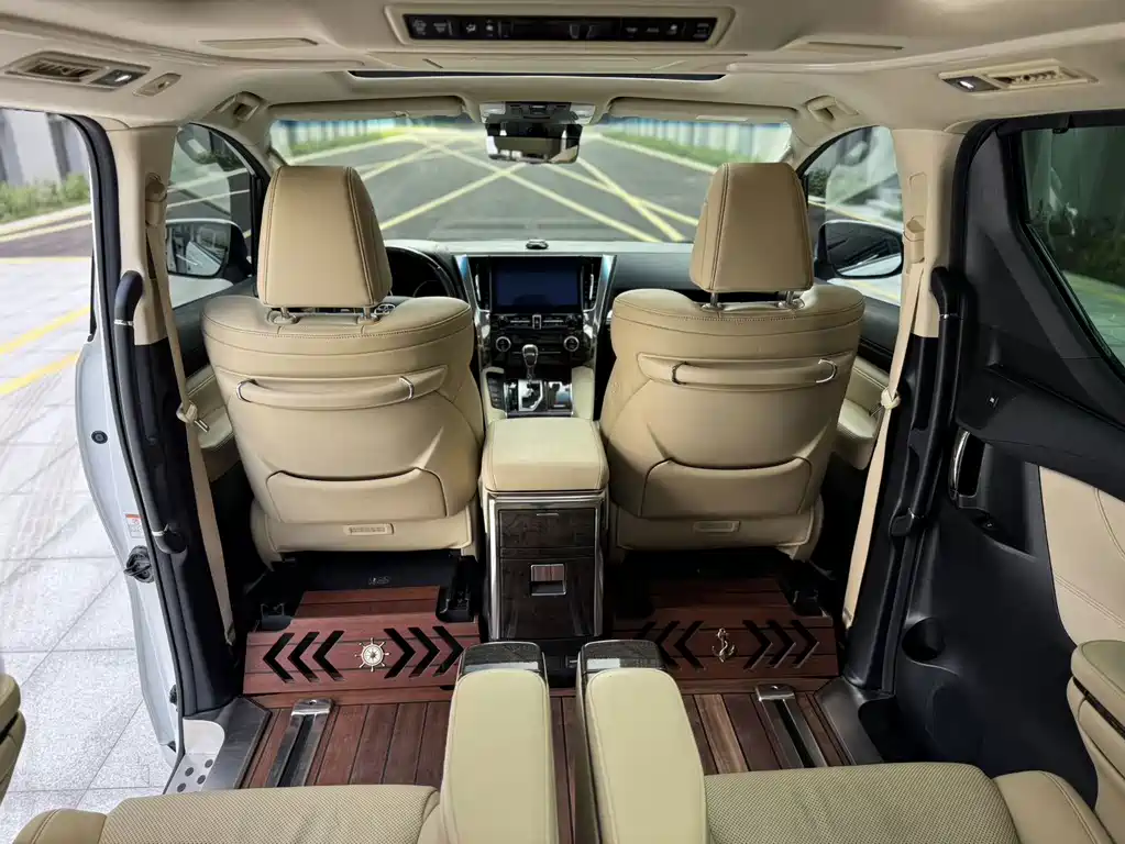 Toyota Vellfire — фото 19