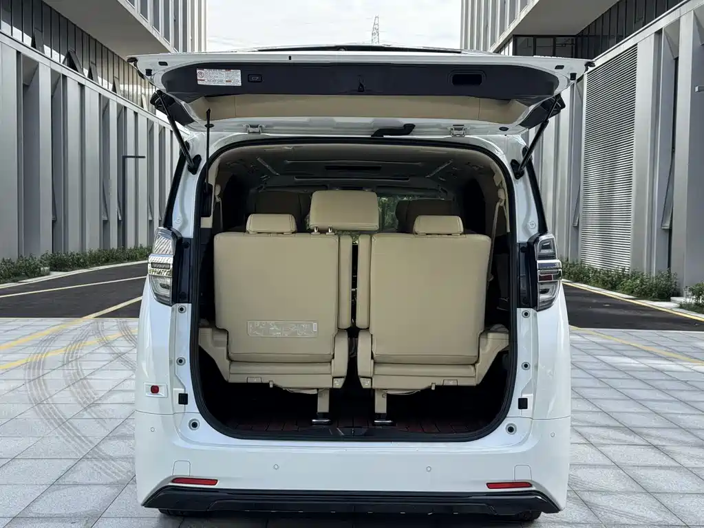 Toyota Vellfire — фото 21