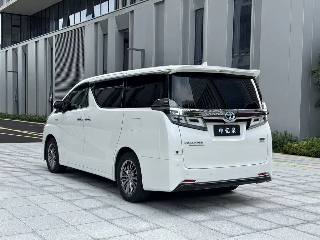 Toyota Vellfire — фото 6