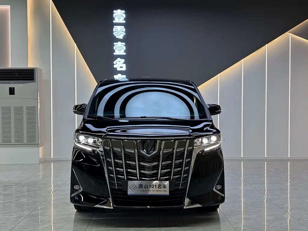 Toyota Alphard — фото 2