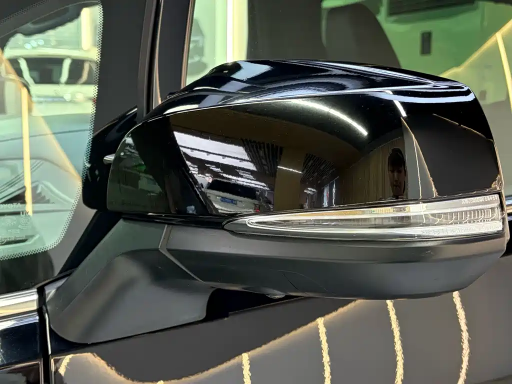 Toyota Alphard — фото 8