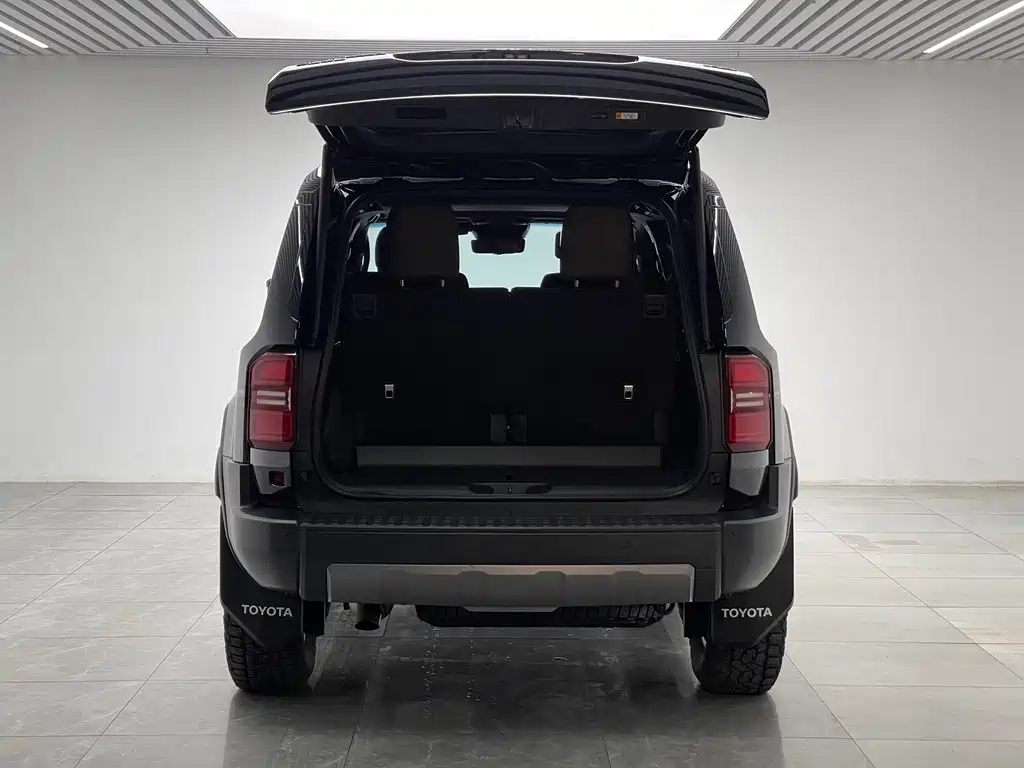 Toyota Prado — фото 10
