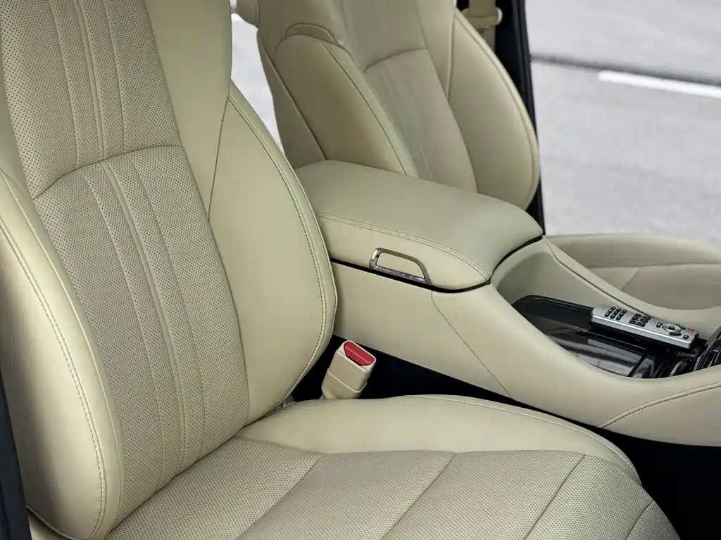 Toyota Alphard — фото 29