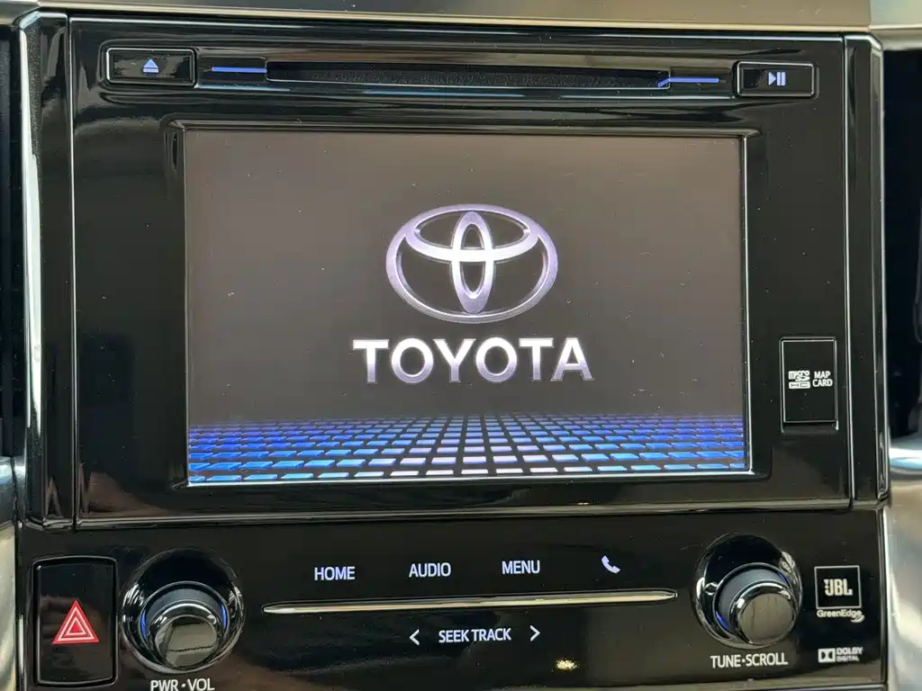 Toyota Alphard — фото 10
