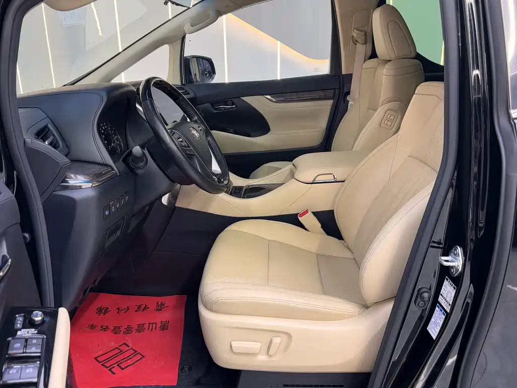 Toyota Vellfire — фото 17