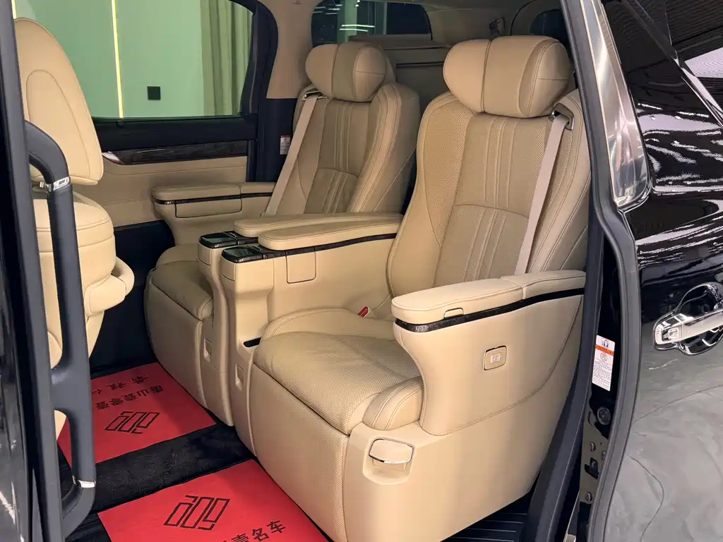 Toyota Vellfire — фото 18