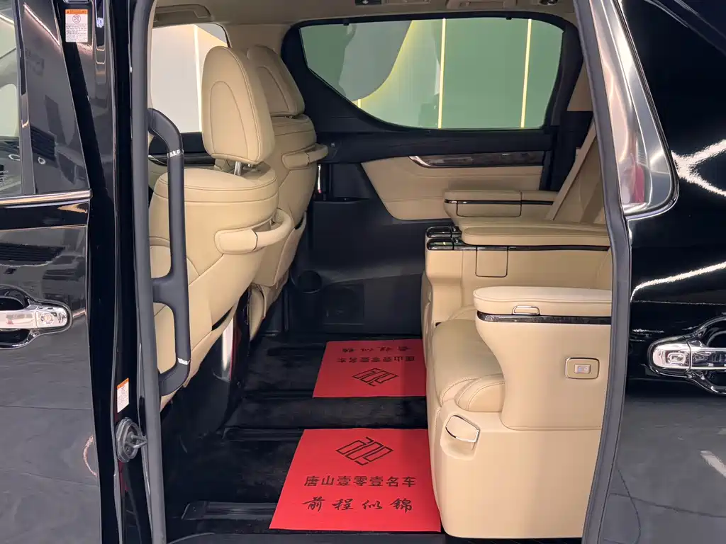 Toyota Vellfire — фото 19