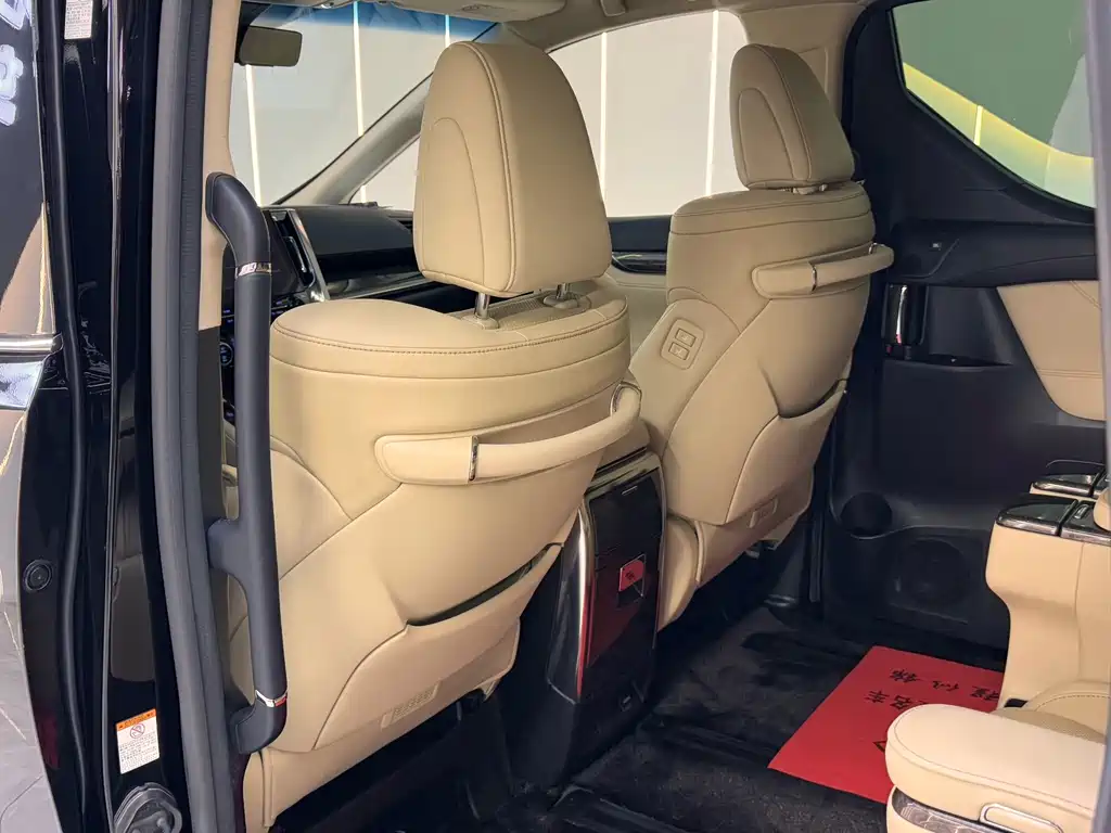Toyota Vellfire — фото 20