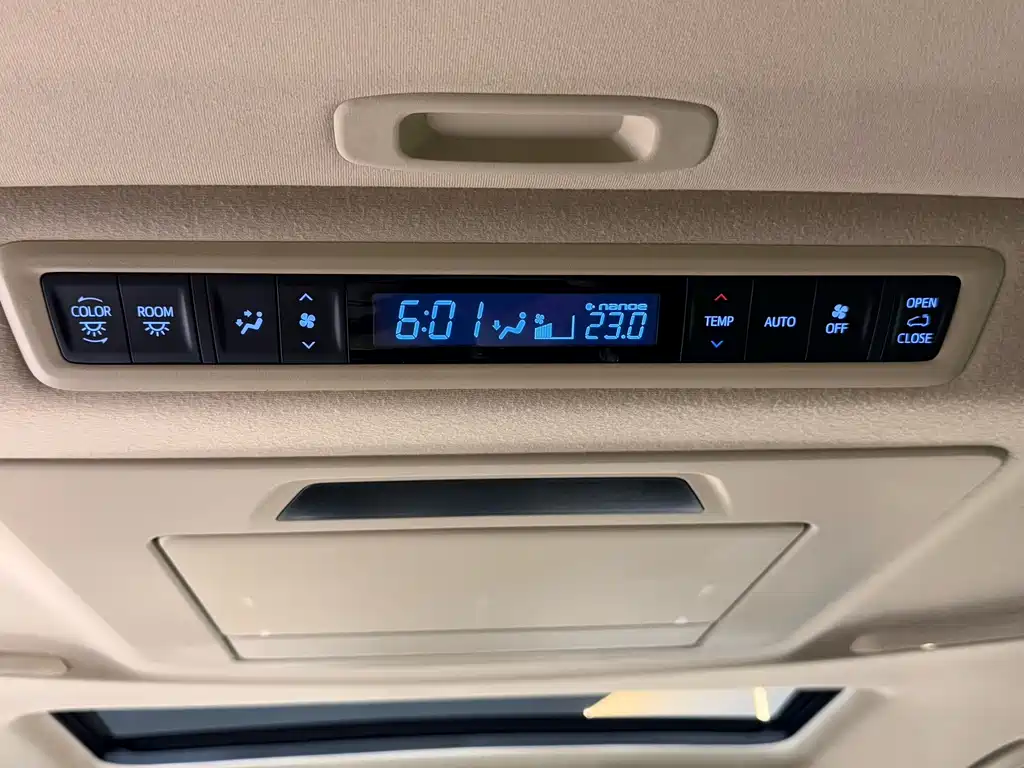 Toyota Vellfire — фото 23
