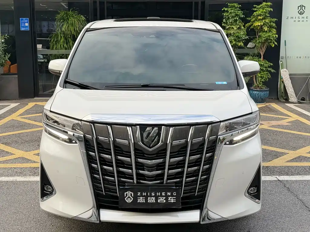 Toyota Alphard — фото 2