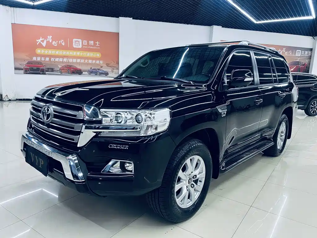 Toyota Land Cruiser — фото 1