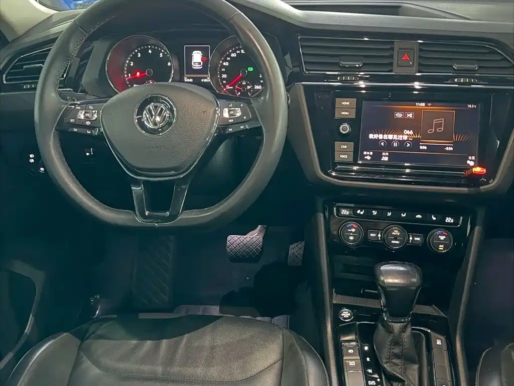 Volkswagen Tiguan L — фото 4