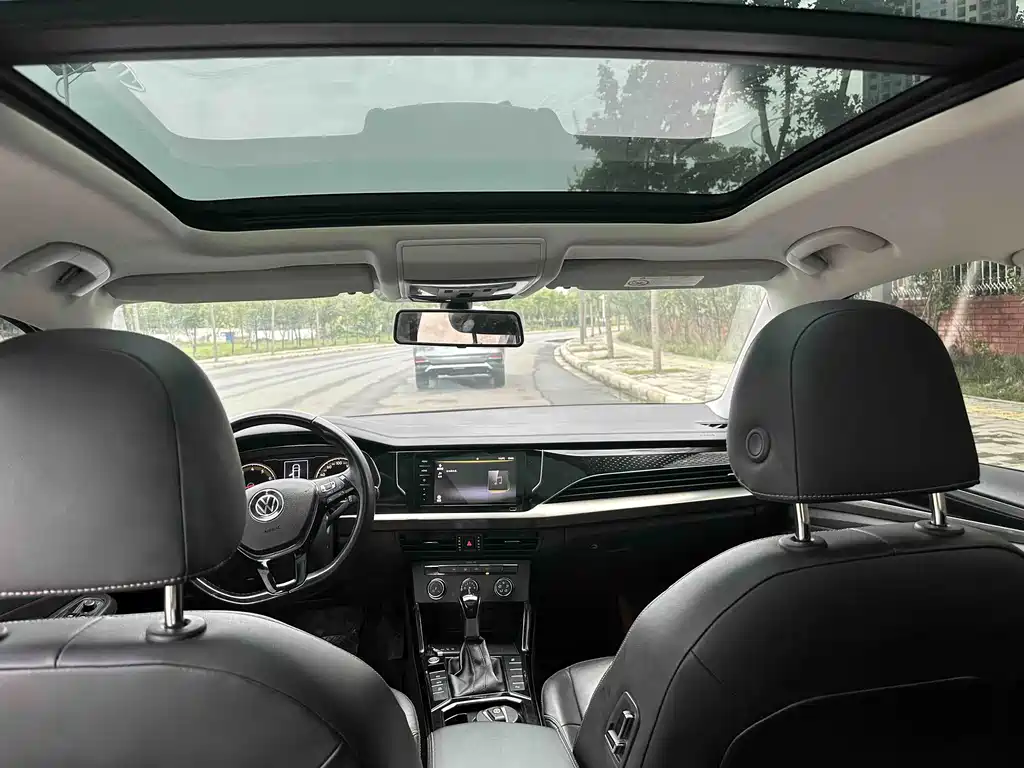Volkswagen Passat — фото 11